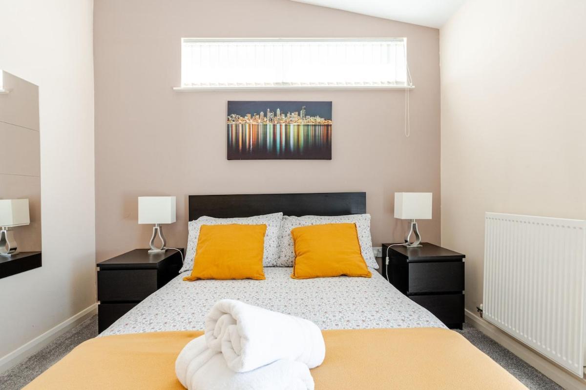 Comfortable 3-Storey House With Free Car Parking Manchester Luaran gambar