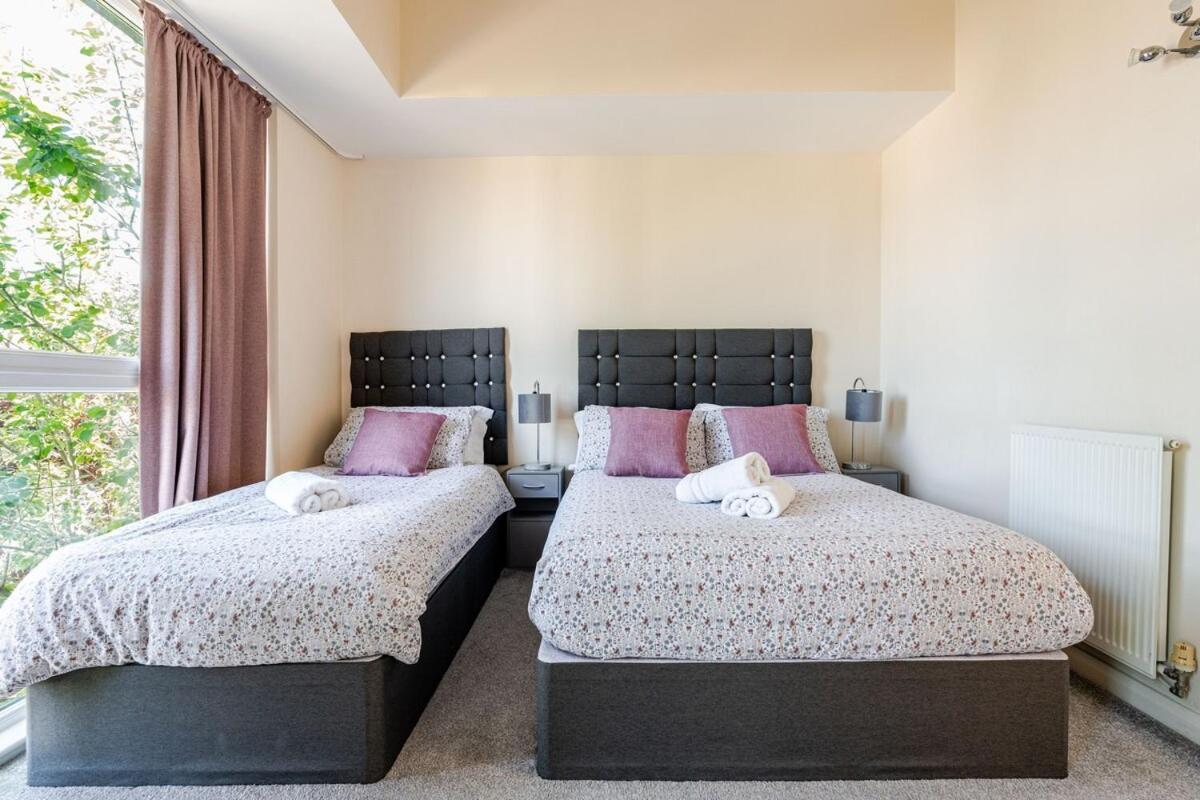 Comfortable 3-Storey House With Free Car Parking Manchester Luaran gambar