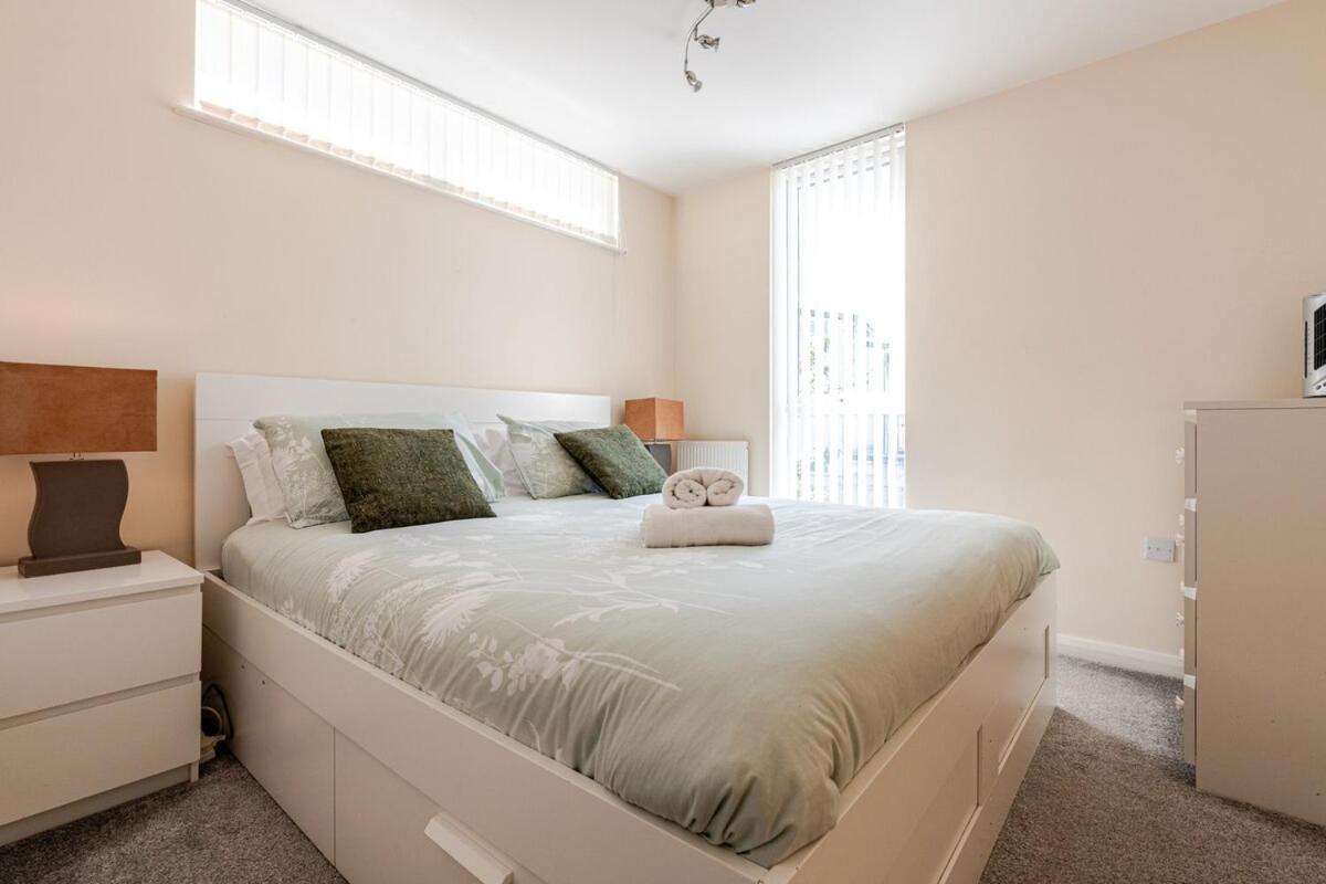 Comfortable 3-Storey House With Free Car Parking Manchester Luaran gambar