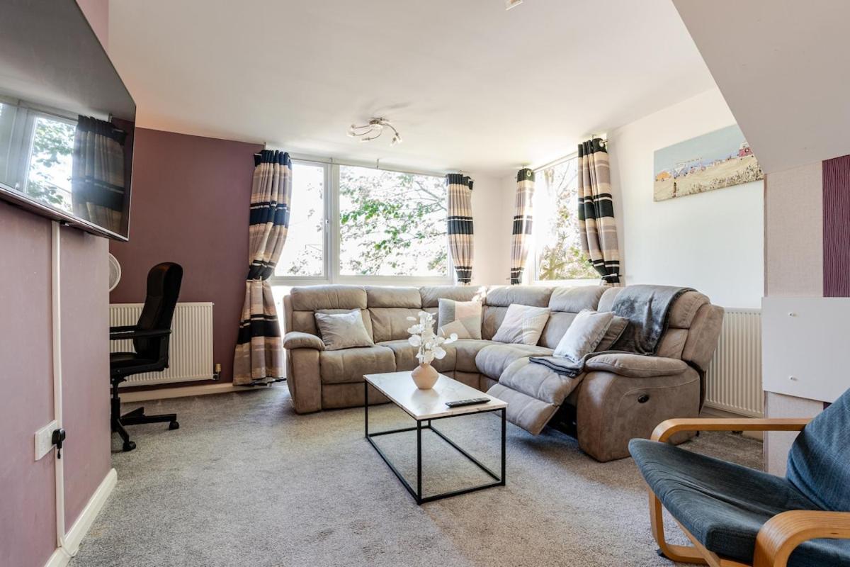 Comfortable 3-Storey House With Free Car Parking Manchester Luaran gambar